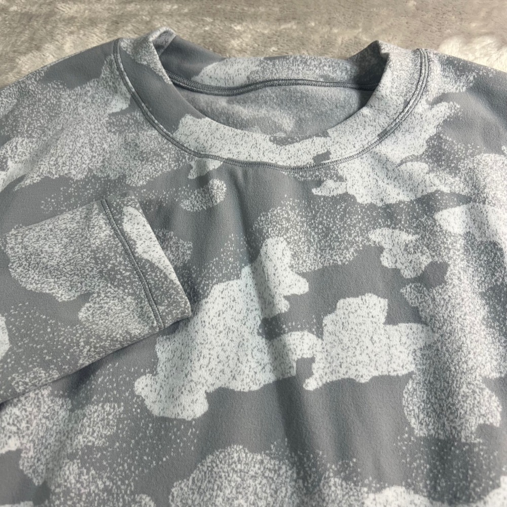 Lululemon Women's Size 10 Close To Crossing Grey White Camo Fleece Thumbholes